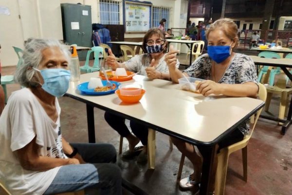 Bounty Gives Food Support to Manila's Homeless
